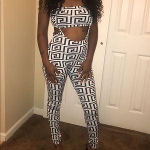 Other - Bodycon Black and white Overall Jumpsuit Other - Bodycon Black and white Overall Jumpsuit